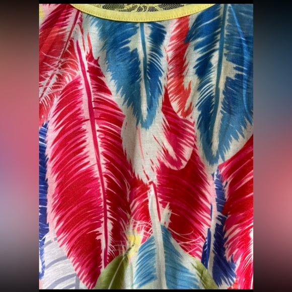4th of July Top Red White Blue Yellow Feathers Lace Detail Free Shipping Sz M ? - Picture 2 of 3